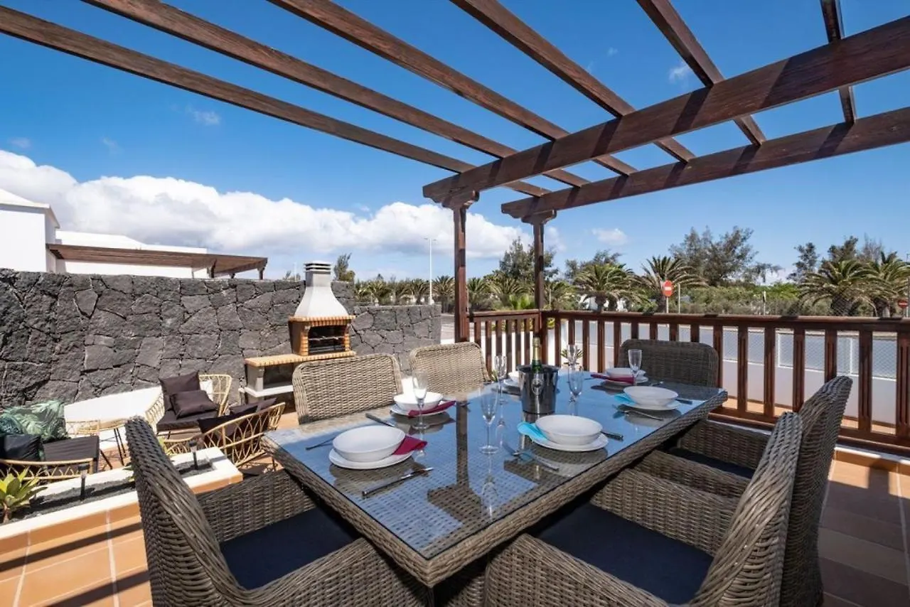 Casa Familia Villa Playa Blanca