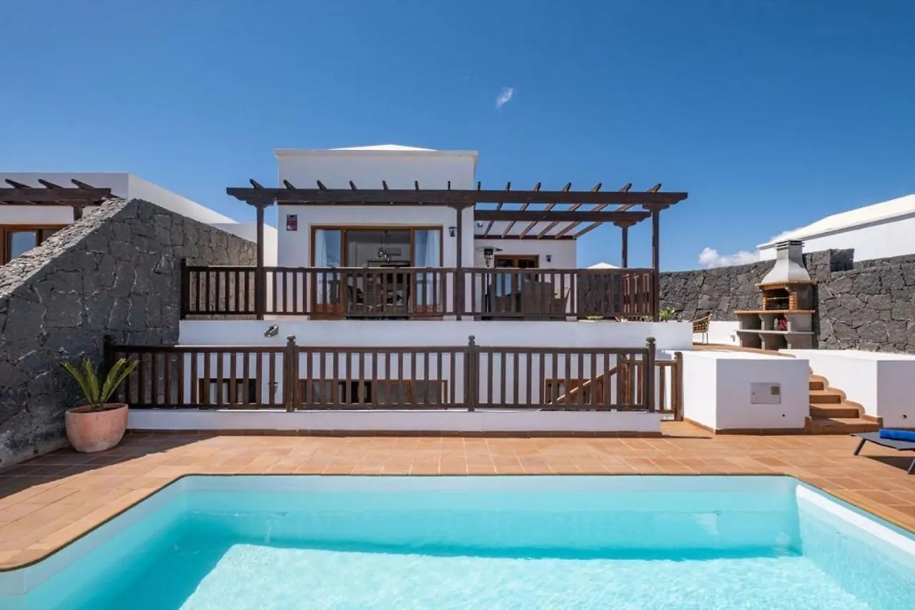 Casa Familia Villa Playa Blanca